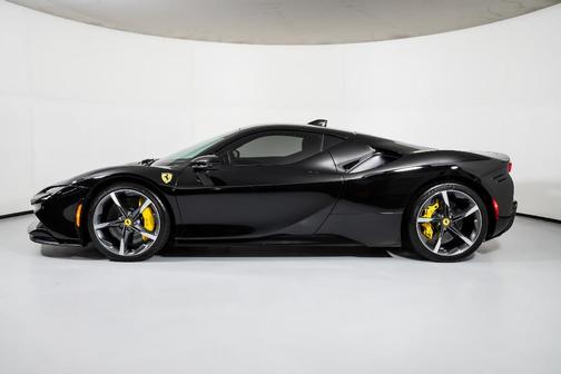 2022 Ferrari SF90 Stradale Base