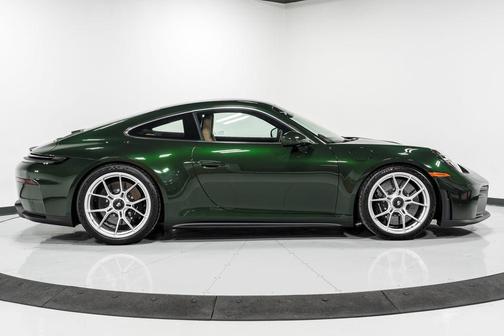 Oak Green Metallic 2026 Porsche 911 GT3