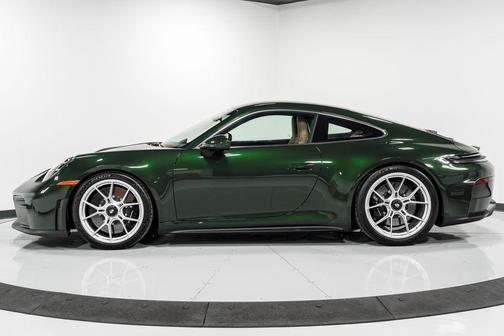 Oak Green Metallic 2026 Porsche 911 GT3