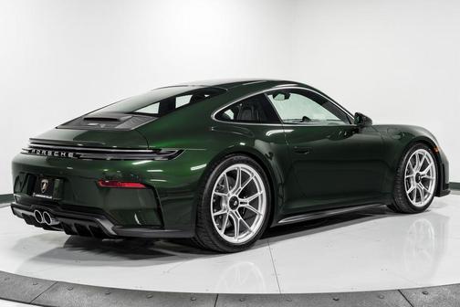 Oak Green Metallic 2026 Porsche 911 GT3