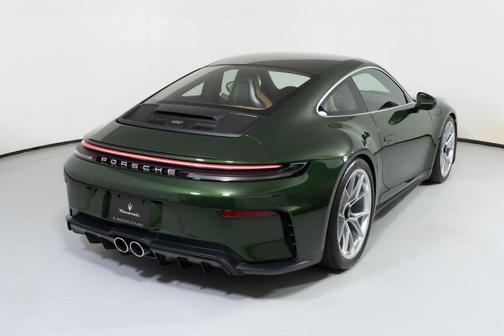 Oak Green Metallic 2026 Porsche 911 GT3