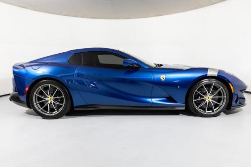 2023 Ferrari 812 GTS Base