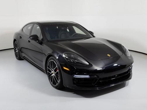 2023 Porsche Panamera GTS