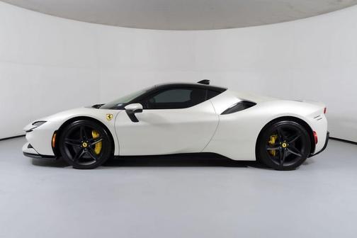2022 Ferrari SF90 Stradale Base