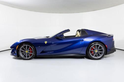 2021 Ferrari 812 GTS Base