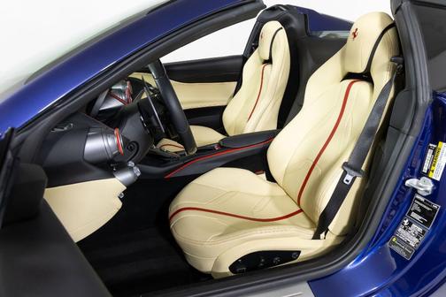 2021 Ferrari 812 GTS Base