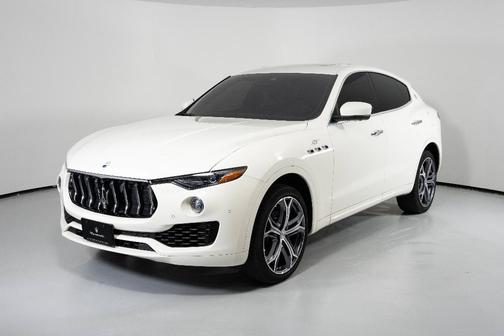Bianco 2023 Maserati Levante GT