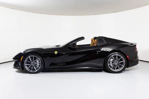 2022 Ferrari 812 GTS Base