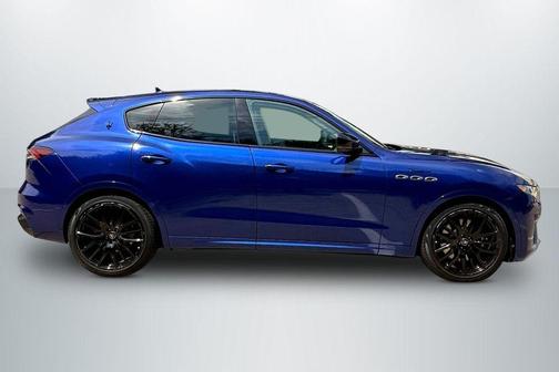 Blu 2022 Maserati Levante Modena