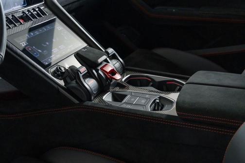 2024 Lamborghini Urus Performante