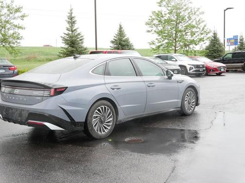 2024 Hyundai SONATA Hybrid Limited