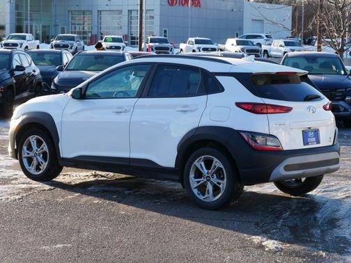 2022 Hyundai KONA SEL