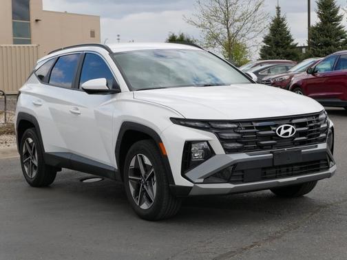 White 2025 Hyundai TUCSON SEL