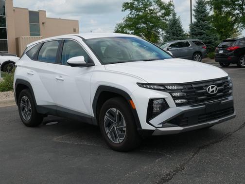 White 2026 Hyundai TUCSON Hybrid Blue SE