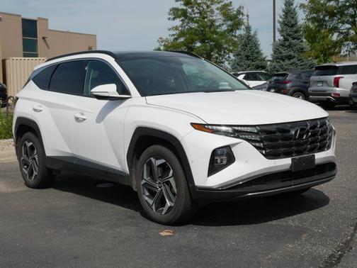 White 2023 Hyundai TUCSON Limited