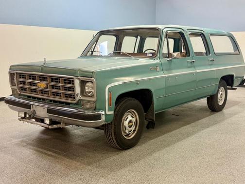 1977 Chevrolet Suburban Base