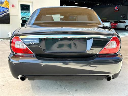 2008 Jaguar XJ Base