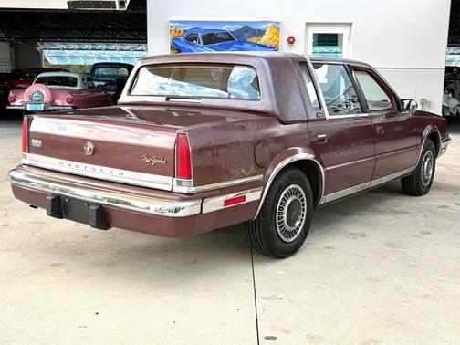 1990 Chrysler New Yorker Fifth Avenue