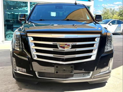 2019 Cadillac Escalade Luxury