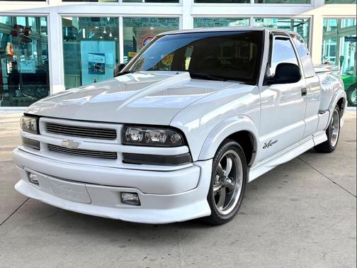 1999 Chevrolet S-10 Base