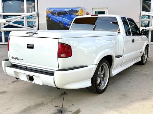 1999 Chevrolet S-10 Base