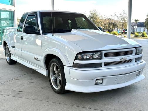 1999 Chevrolet S-10 Base