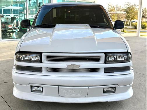 1999 Chevrolet S-10 Base