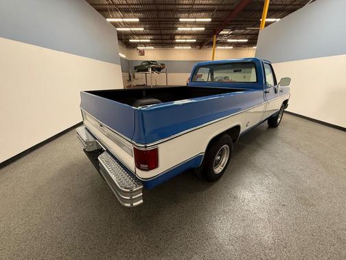 1977 Chevrolet C10/K10 Base