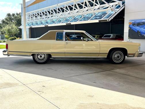 1976 Lincoln Continental Town Coupe