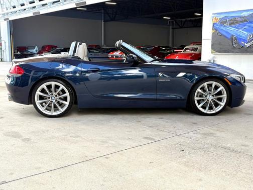 Deep Sea Blue Metallic 2010 BMW Z4 sDrive35i