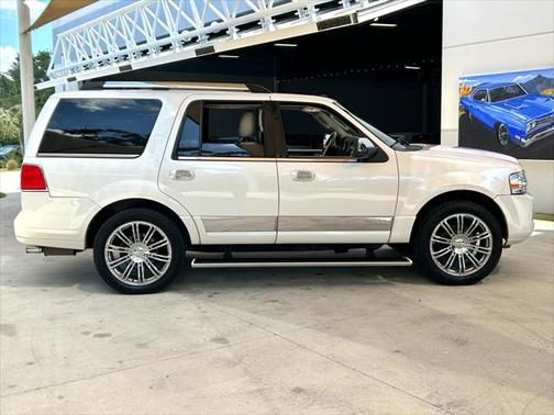 2014 Lincoln Navigator Base