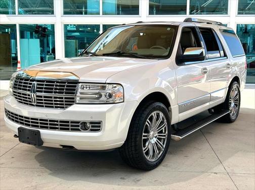 2014 Lincoln Navigator Base