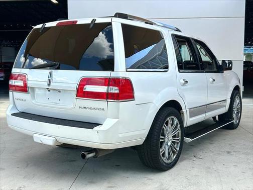 2014 Lincoln Navigator Base