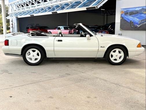1993 Ford Mustang LX 5.0L