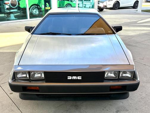 1981 Delorean DMC-12 Base