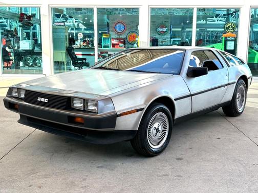 1981 Delorean DMC-12 Base