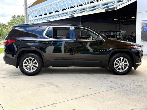 Mosaic Black Metallic 2019 Chevrolet Traverse LT Leather