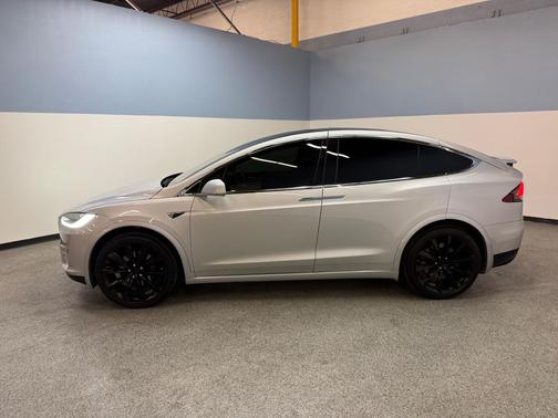 2017 Tesla Model X Base