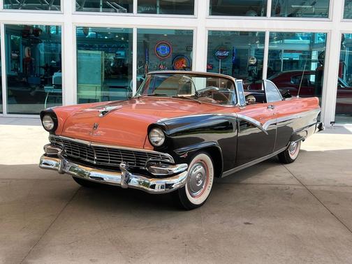 Black/Pink 1956 Ford Sunliner Sunliner
