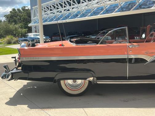 Black/Pink 1956 Ford Sunliner Sunliner