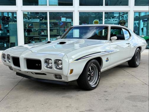White 1970 Pontiac GTO Judge