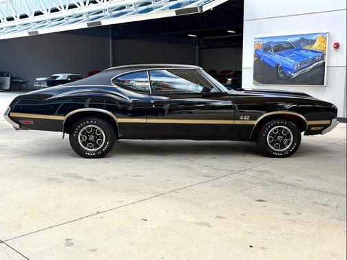 Black 1971 Oldsmobile 442 W-30