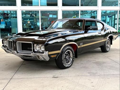 Black 1971 Oldsmobile 442 W-30