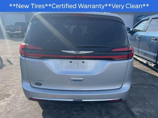 2022 Chrysler Pacifica Touring L