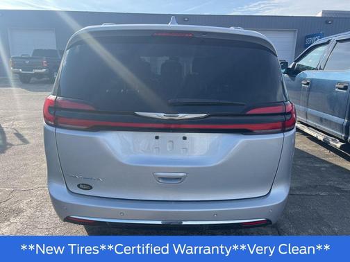 2022 Chrysler Pacifica Touring L