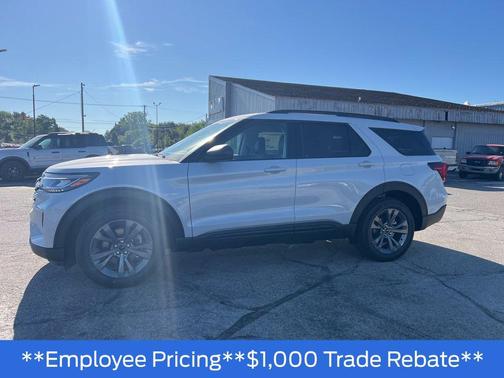 Space White Metallic 2026 Ford Explorer Active
