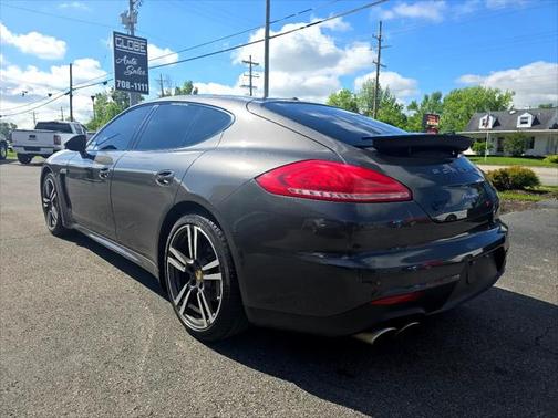 2016 Porsche Panamera 4
