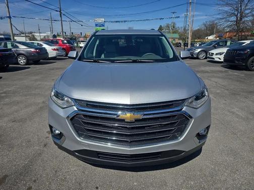 Silver Ice Metallic 2018 Chevrolet Traverse LT Leather