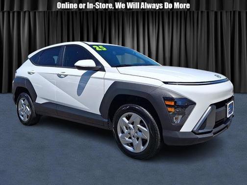 White 2025 Hyundai KONA SE