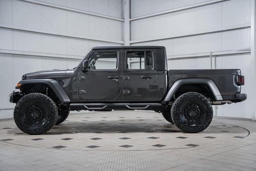 2024 Jeep Gladiator Sport